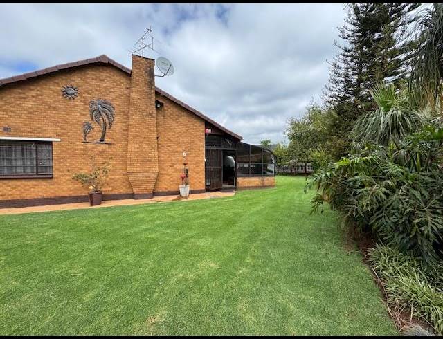 4 BEDROOM HOUSE FOR SALE IN ESTHER PARK